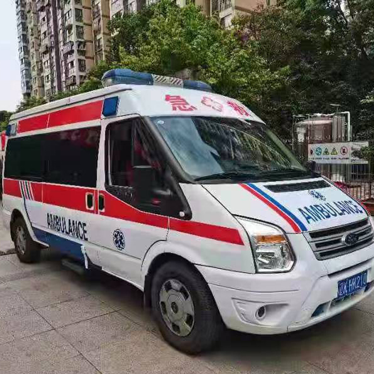 盐边长途救护车护送病人返乡